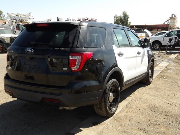 2019-ford-explorer-image-3