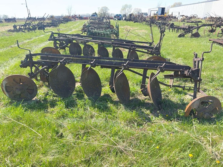 john-deere-disc-plow-image-2