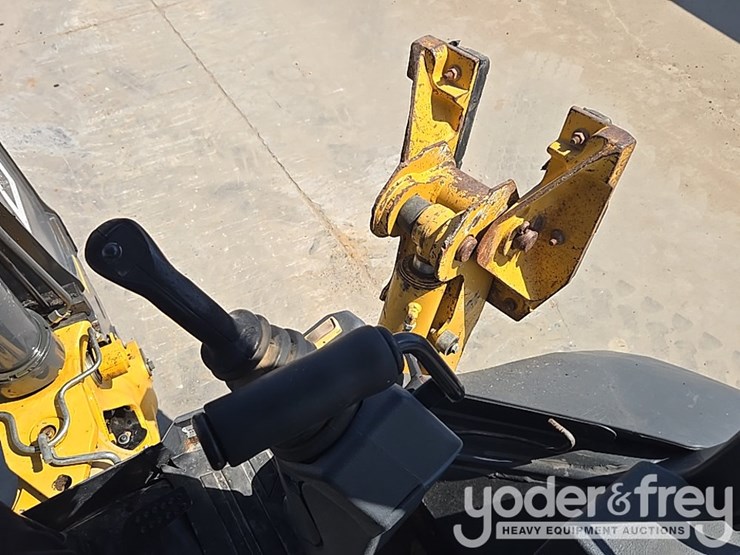 2019-deere-310sl-image-56