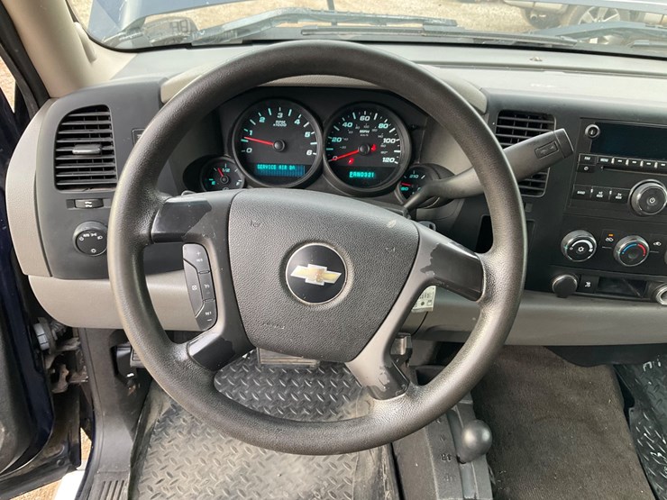 #2052-•-2010-chevrolet-silverado-4x4-pickup-truck-image-81