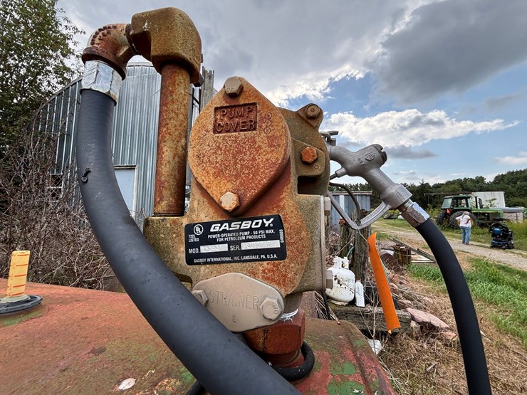 #2592-•-550-gallon-diesel-tank-image-9