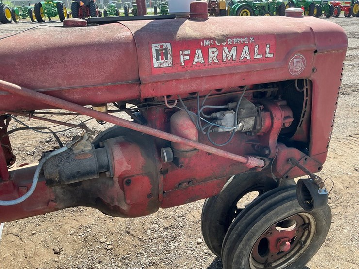 1946-case-ih-farmall-b-image-21