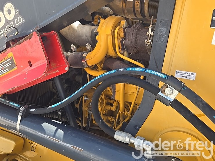 2019-deere-310sl-image-40