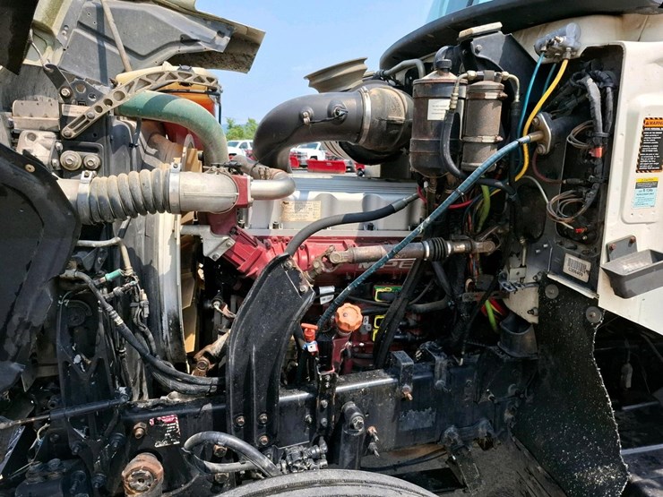 2009-mack-ch613-image-12