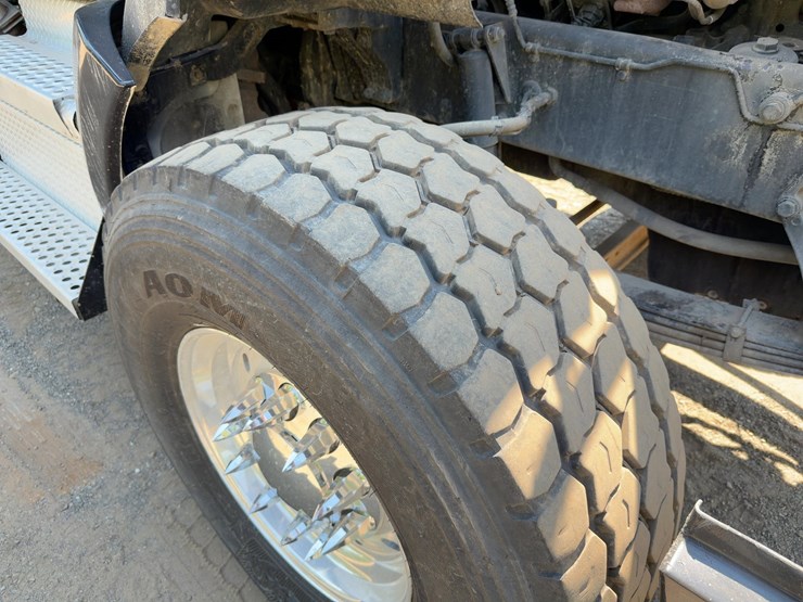 2018-kenworth-t680-image-11