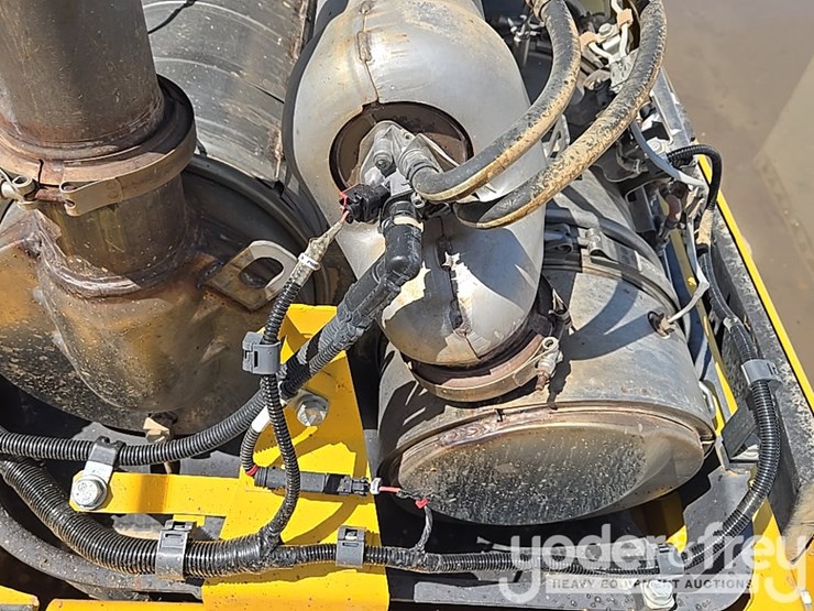 2023-komatsu-pc360-lc-11-image-65