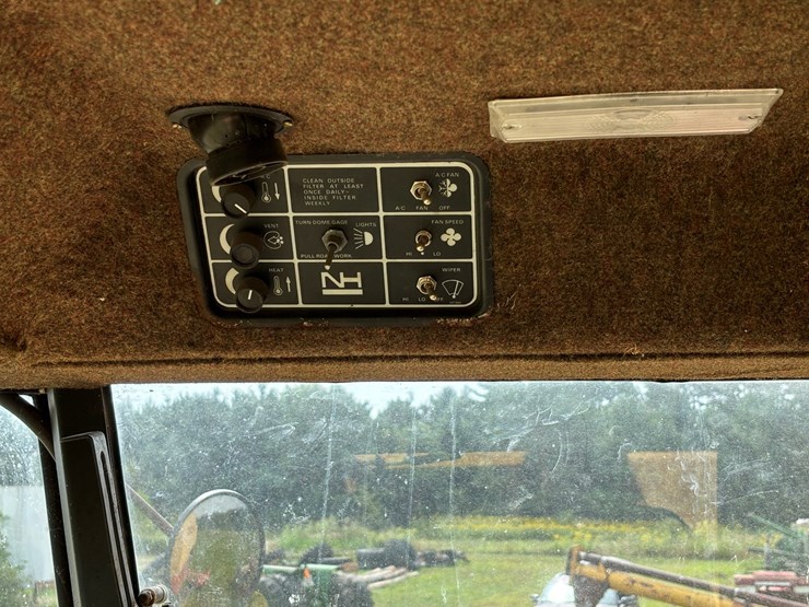 new-holland-tr86-image-58