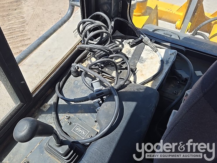 2023-komatsu-d61px-24-image-63