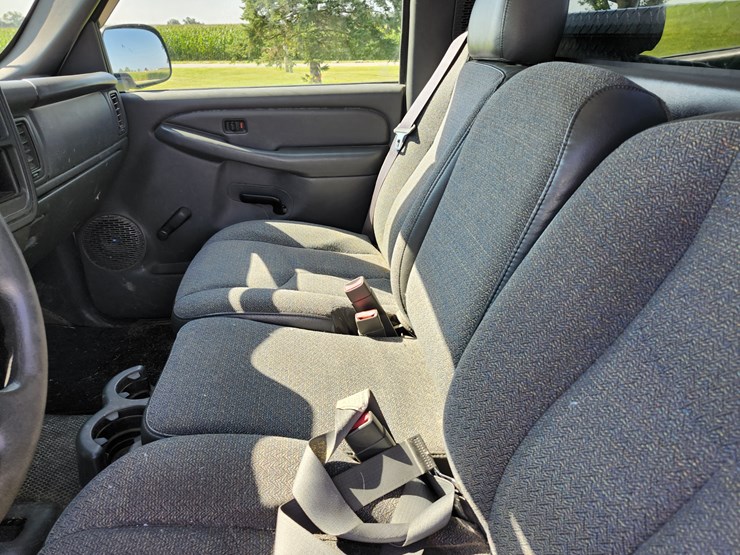 2005-chevrolet-1500-image-18