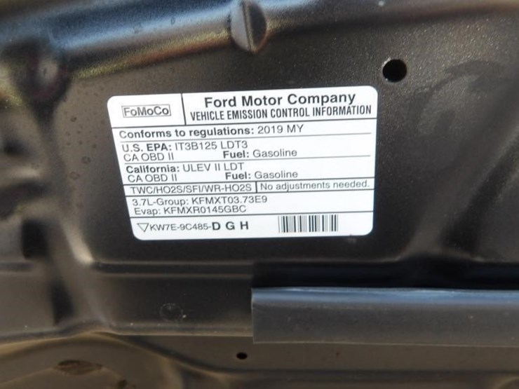 2019-ford-explorer-image-11