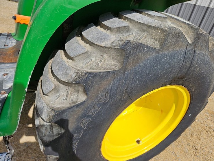 #175-•-john-deere-3032-4x4-tractor-image-15
