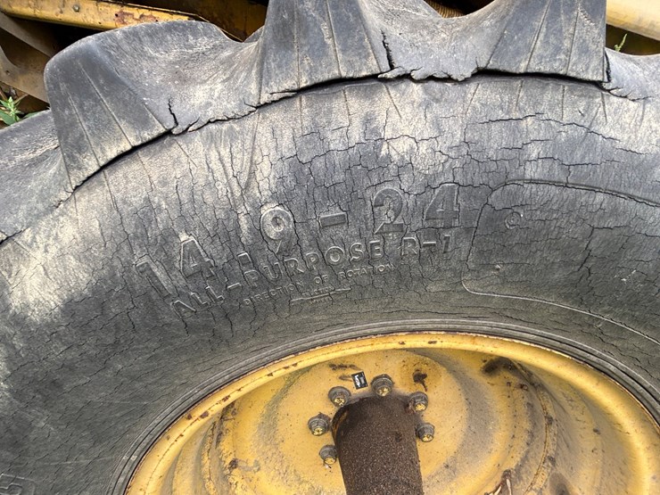 new-holland-tr98-image-44