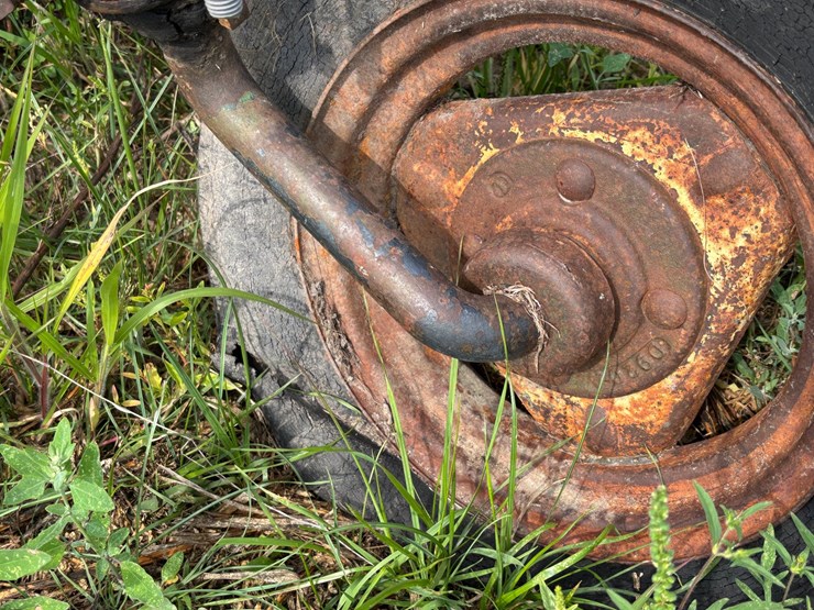 #2651-•-john-deere-(3)-bottom-plow-image-23