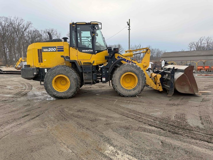 2021-komatsu-wa200-8-image-4