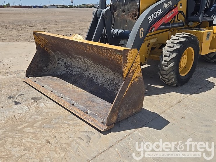 2019-deere-310sl-image-13