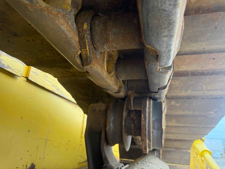 2018-komatsu-d65pxi-image-12