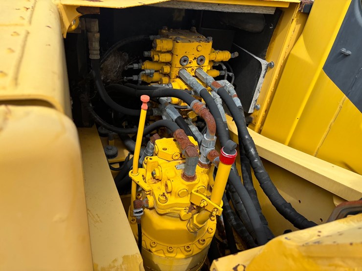 2010-komatsu-pc160-lc-8-image-18