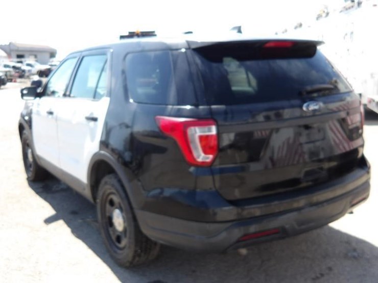 2019-ford-explorer-image-5