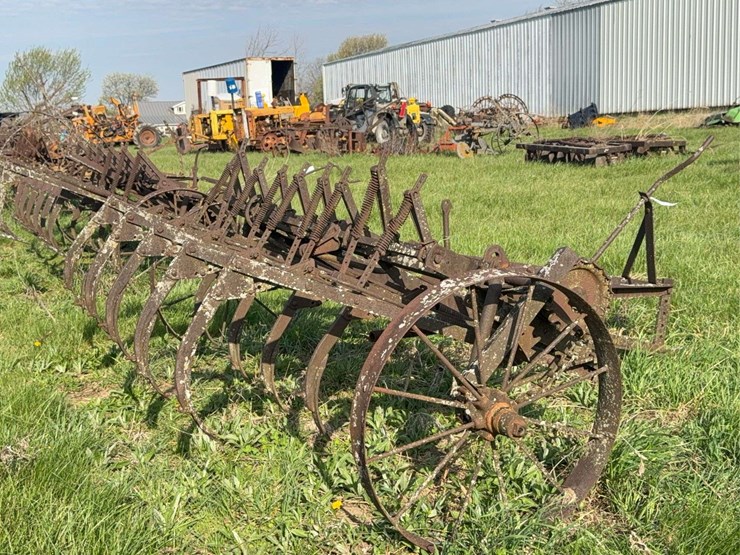 ihc-7ft-field-cultivator-image-3