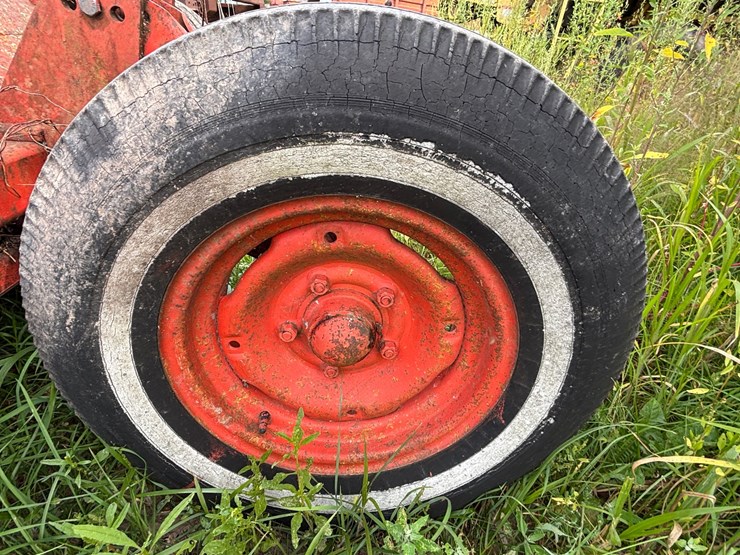 #2625-•-brady-144-(4)-row-stock-chopper-image-12