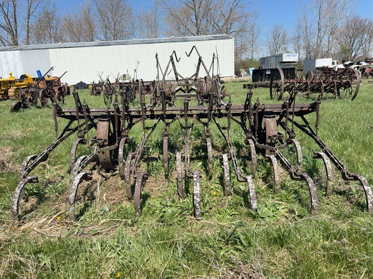 john-deere-10-image-2
