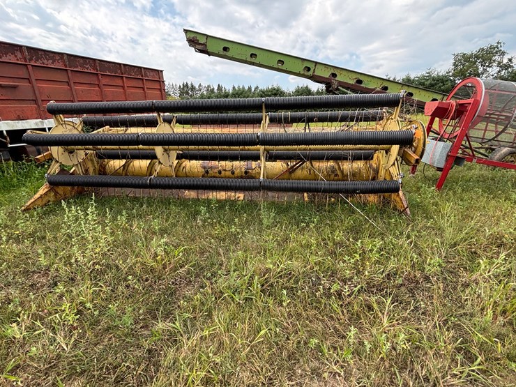 new-holland-960-image-2