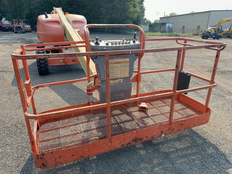 2004-jlg-400s-image-8