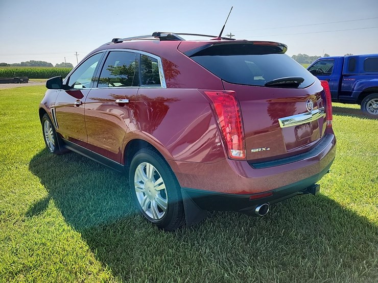 2014-cadillac-srx4-suv-image-5