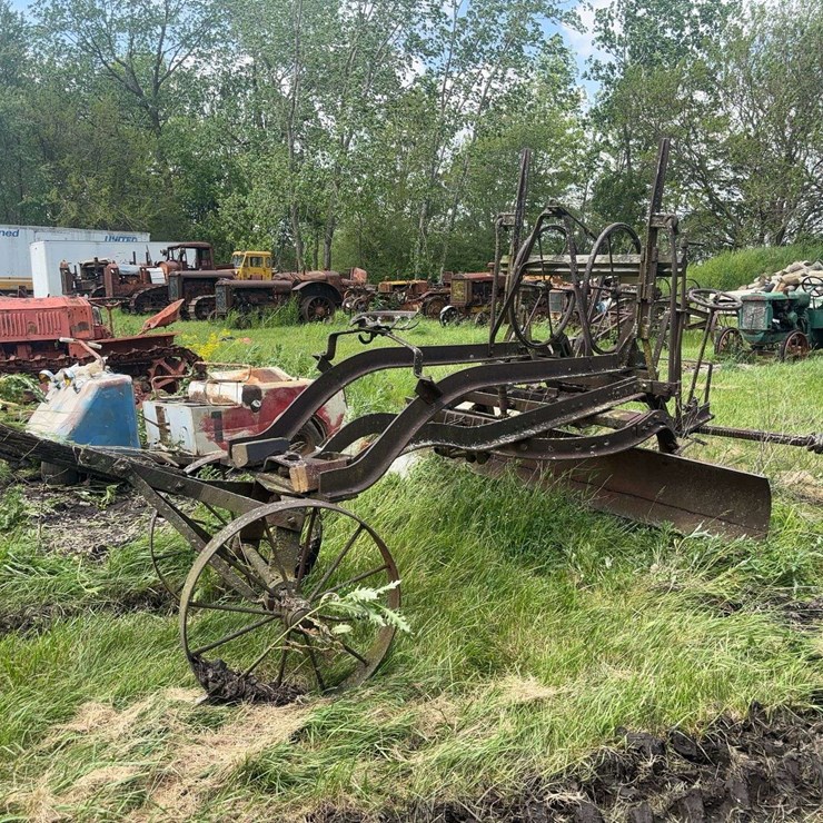 Pull Type Road Grader