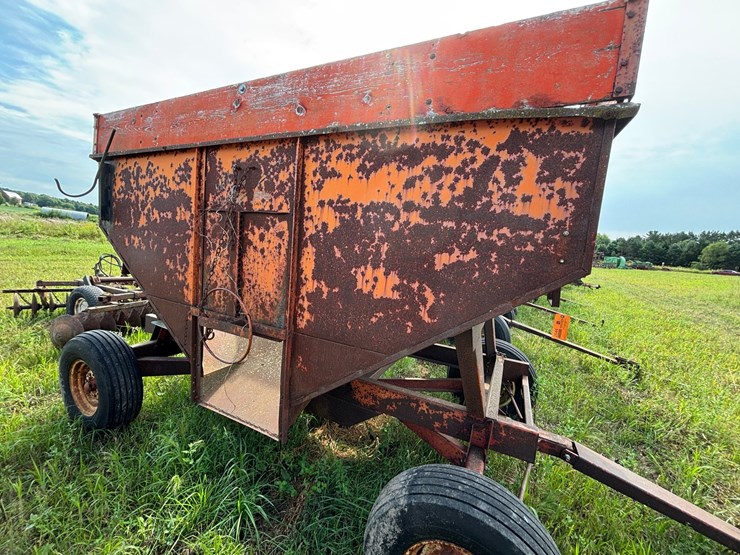 #2644-•-kelly-gravity-box-on-running-gear-image-22