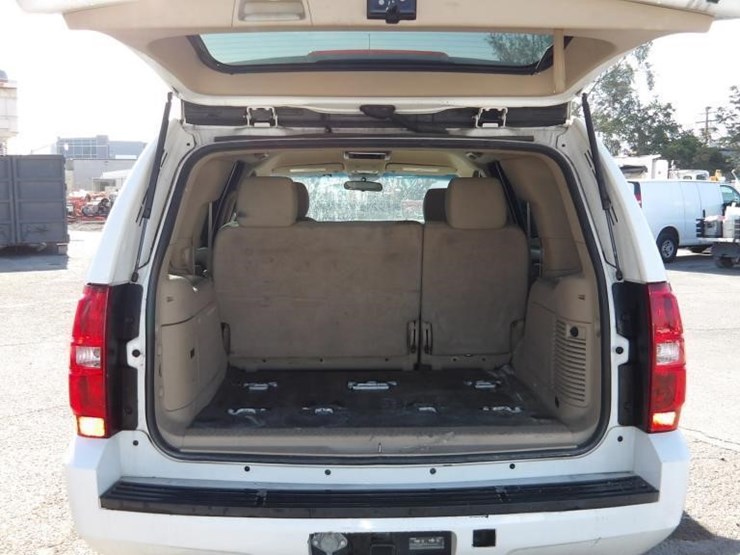 2014-chevrolet-tahoe-image-12