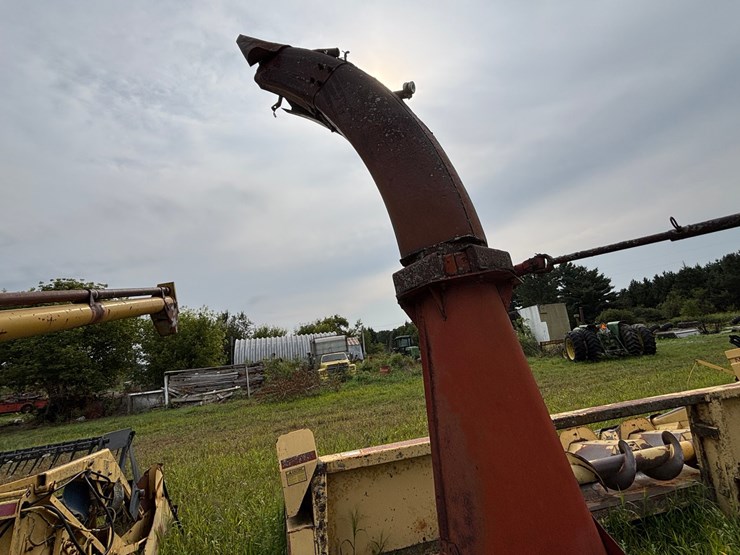 new-holland-s717-image-29
