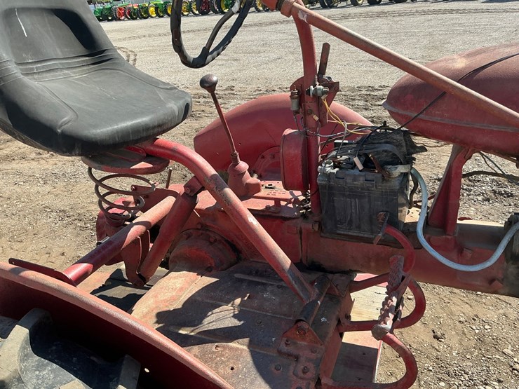 1946-case-ih-farmall-b-image-19