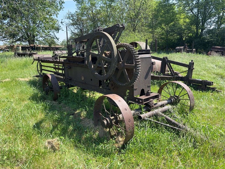 case-bale-press-image-3