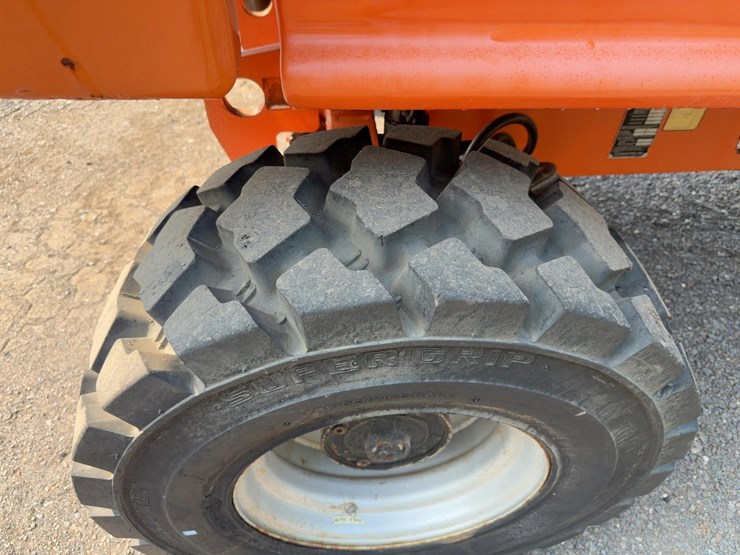 2004-jlg-400s-image-11