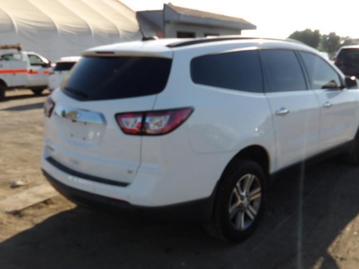 2017-chevrolet-traverse-image-3