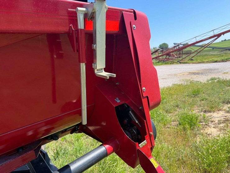 case-4412-12-row-corn-head-image-19