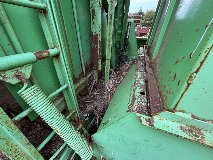 #2617-•-owatonna-540-stacker-image-36