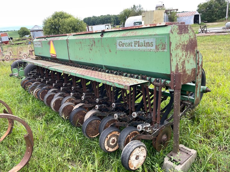 #2609-•-15'-great-plains-3-point-drill-image-1
