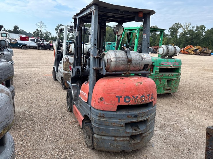 #2100-•-toyota-42-6fgcu25-forklift-image-9