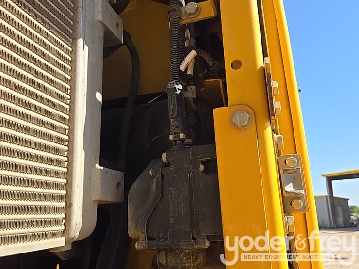 2019-komatsu-pc360-lci-11-image-38
