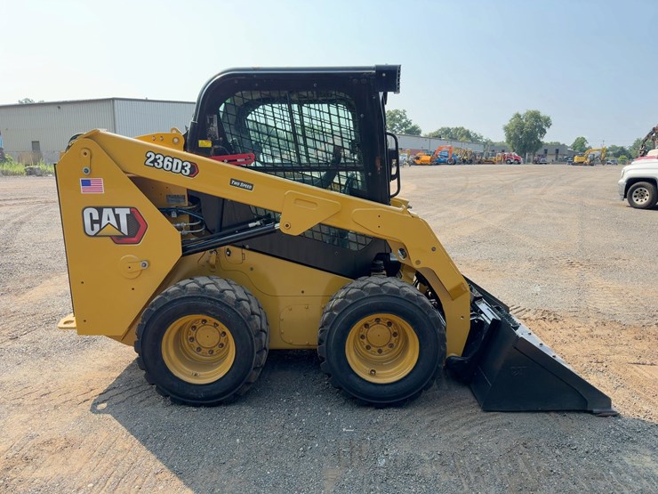 2020-caterpillar-236d3-image-6