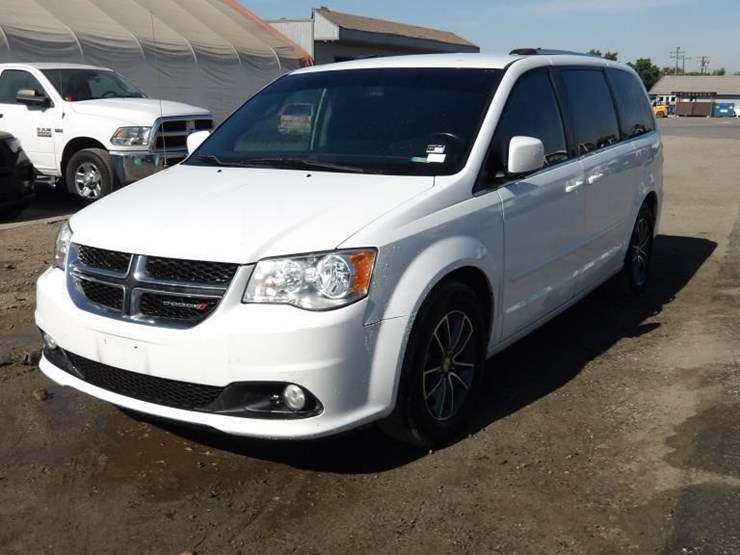 2017-dodge-grand-caravan-image-1