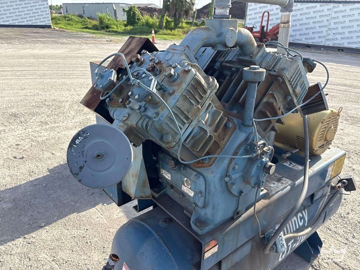 qunicy-qt25u-horizontal-duplex-air-compressor-w/-attachment-head-image-14