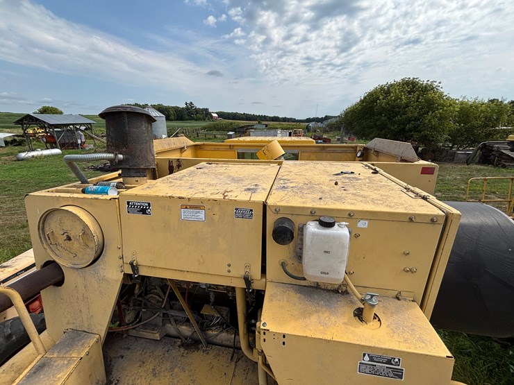 new-holland-tr98-image-60