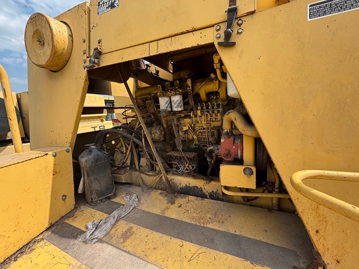 new-holland-tr86-image-48