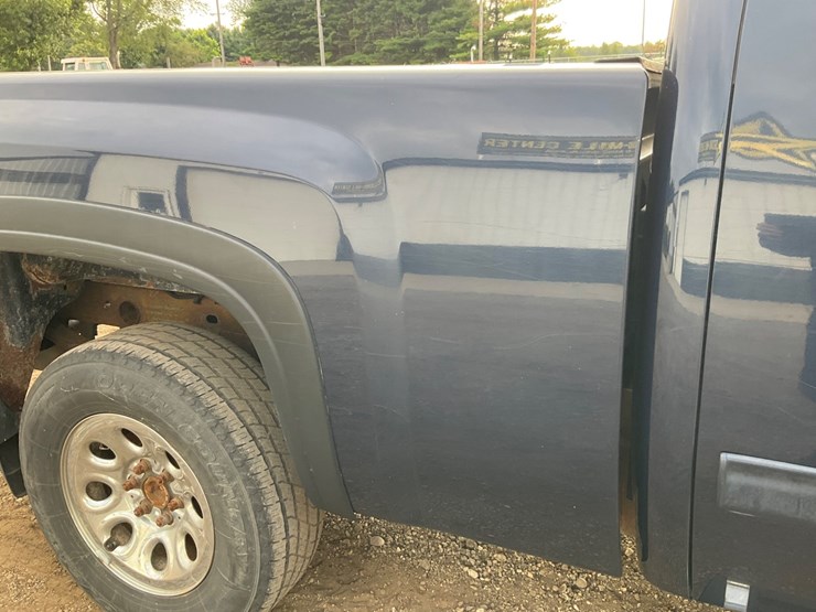 #2052-•-2010-chevrolet-silverado-4x4-pickup-truck-image-43