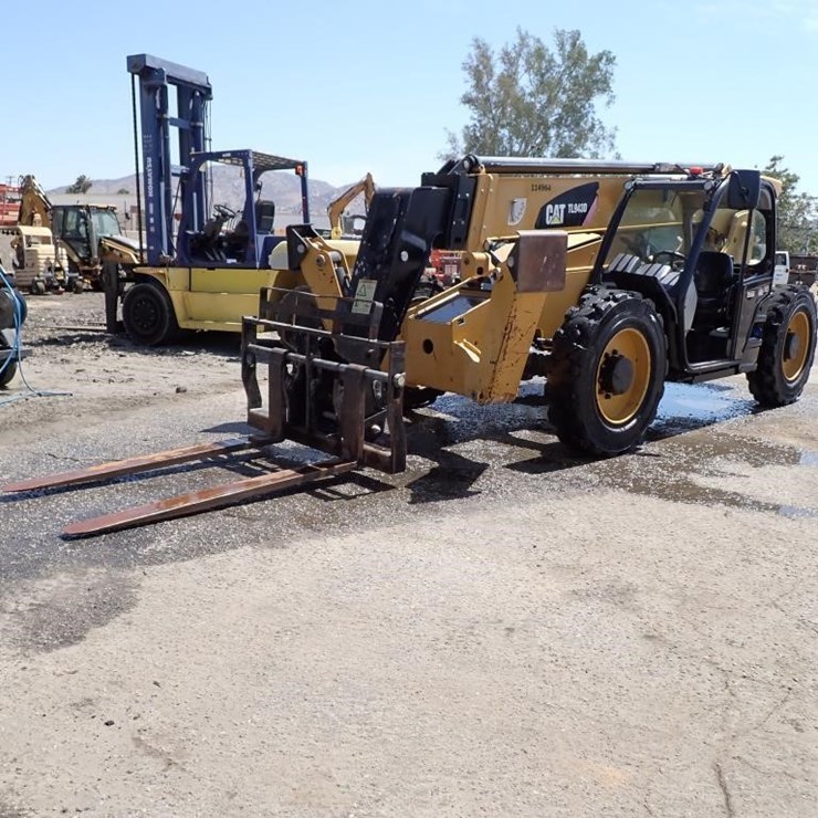 2020 CATERPILLAR TL943D
