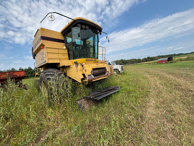 new-holland-tr98-image-2