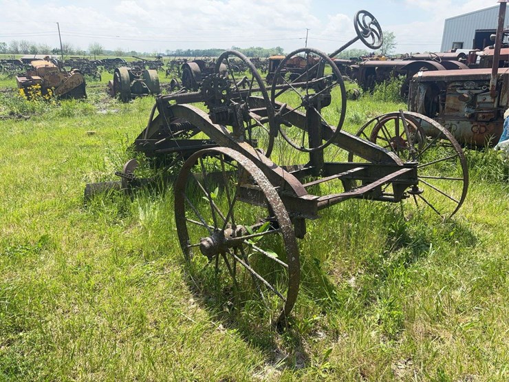 pull-type-road-grader-image-7